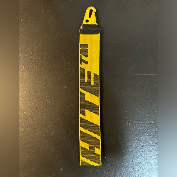 Genuine Off White Industrial Keychain 2.0 - Picture 2 of 6